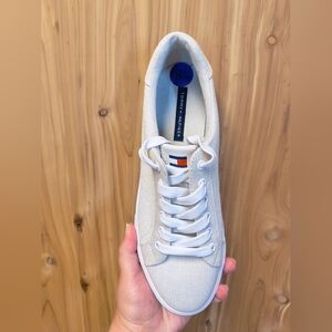 Tommy Hilfiger Off-White Canvas Low-Top Sneaker, Size 8.5
